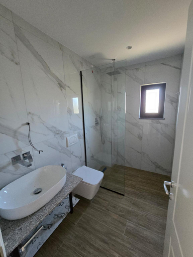 Bathroom 2, Vila 2M, Sarandës