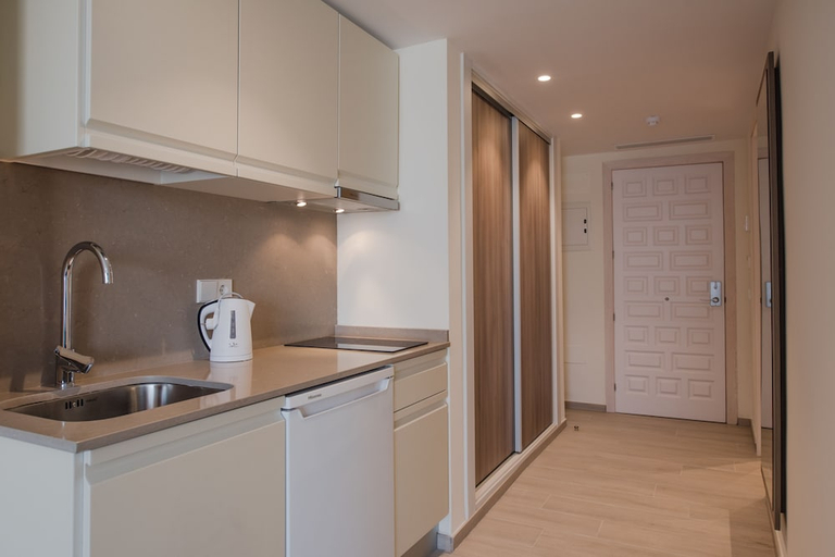 Others 5, Los Angeles Apartments, Baleares