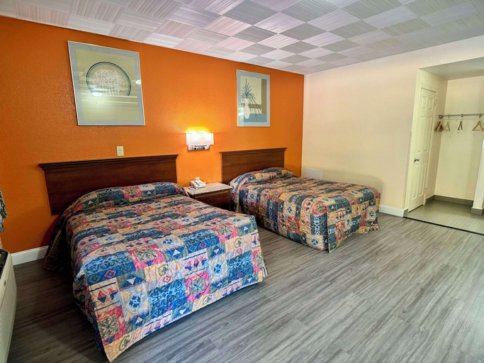 Bedroom 3, Knights Inn Galax, Galax