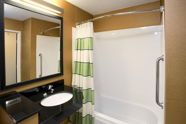 Bathroom 3, Fairfield Inn Suites By Marriott Chicago Southeast Hammond, Lake