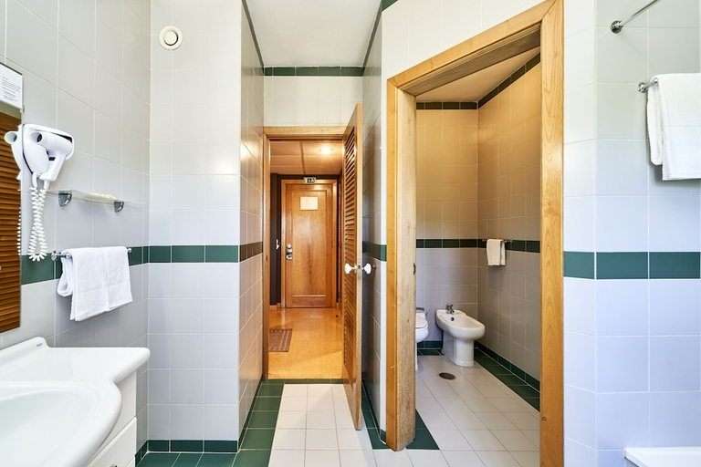 Bathroom 4, Hotel Castrum Villae, Melgaço