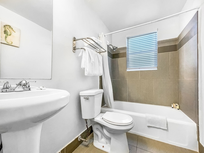 Bathroom 3, Hollywood Beach Seaside, Broward