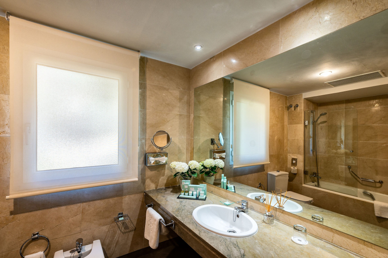 Bathroom 5, Parador de Malaga Gibralfaro, Málaga