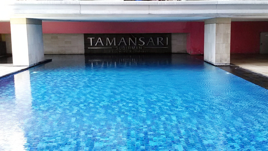 Swimming Pool, 2 Pax Serene Studio at Tamansari Sudirman Apartment By Travelio, Jakarta Selatan