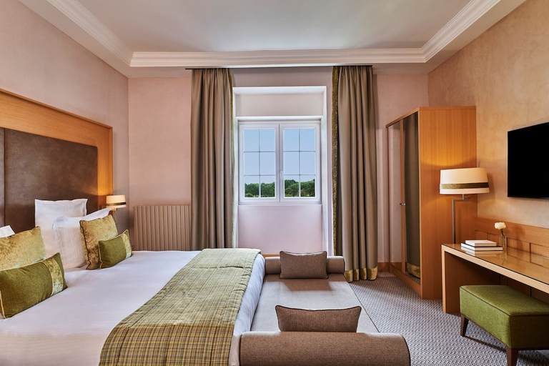Bedroom 2, Hôtel Barrière L'Hôtel du Golf Deauville, Calvados