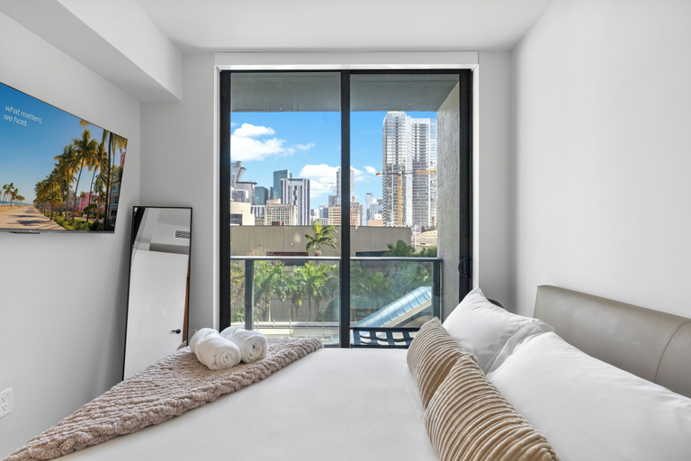 Room 2, 501 First Bayfront, Miami-Dade