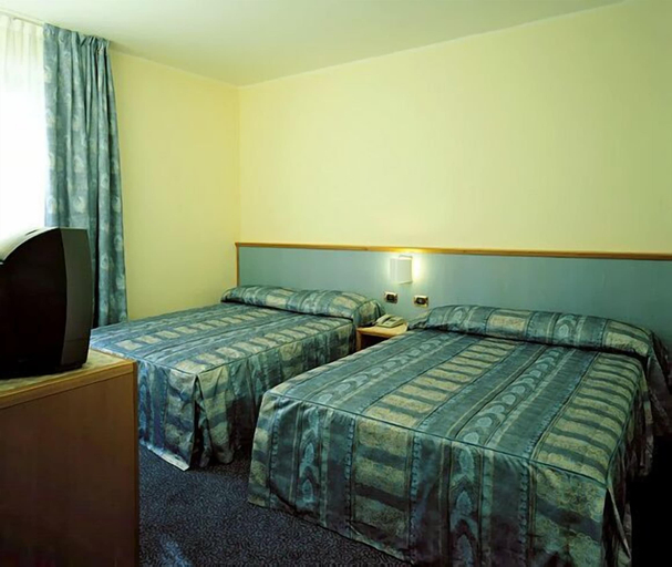 Bedroom 2, Hotel & Loisir Le Ruote, Piacenza