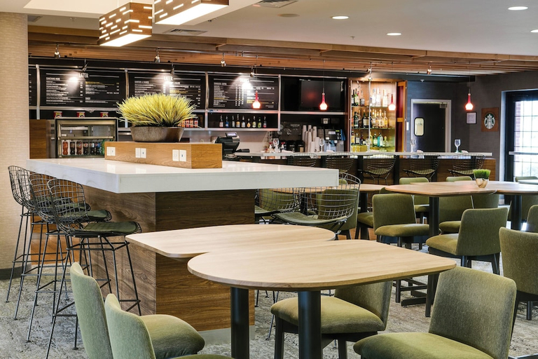 Food & Drinks 4, COURTYARD MARRIOTT AKSARBEN VILLAGE, Douglas