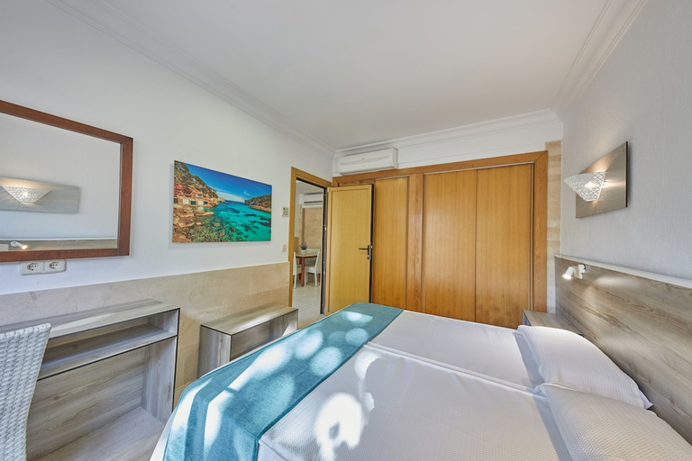 Bedroom 2, Ben Hur Apartments, Baleares