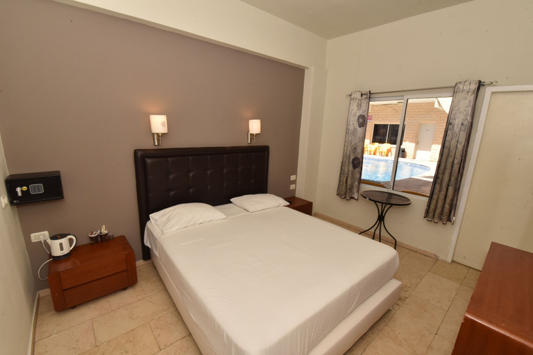 Bedroom 2, Red Sea Hotel Eilat