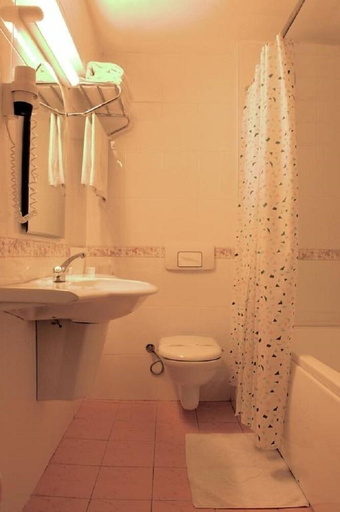 Bathroom, Hotel Yumukoglu, Konak