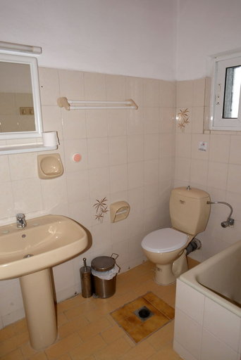 Bathroom 3, CHANDRIS APARTMENTS, Ionian Islands
