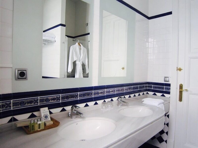Bathroom 3, Hotel Villa Rosario, El Palacete, Asturias