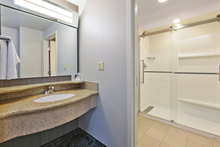 Bathroom 4, Courtyard Oklahoma City Downtown, Oklahoma