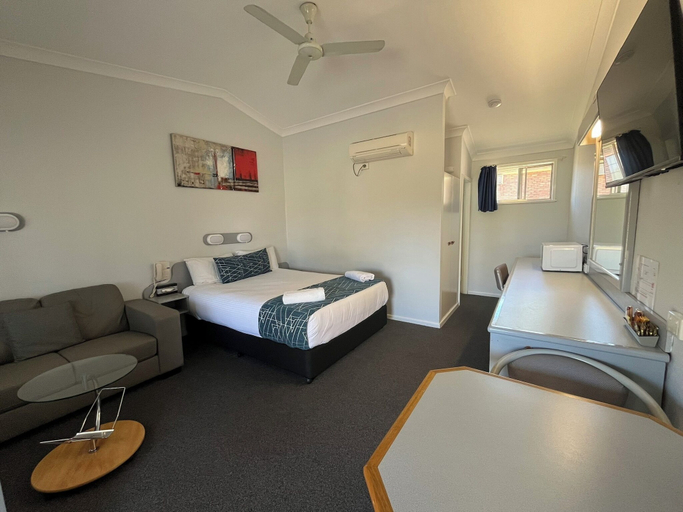 Bedroom 4, Rest Point Motor Inn, Glen Innes Severn
