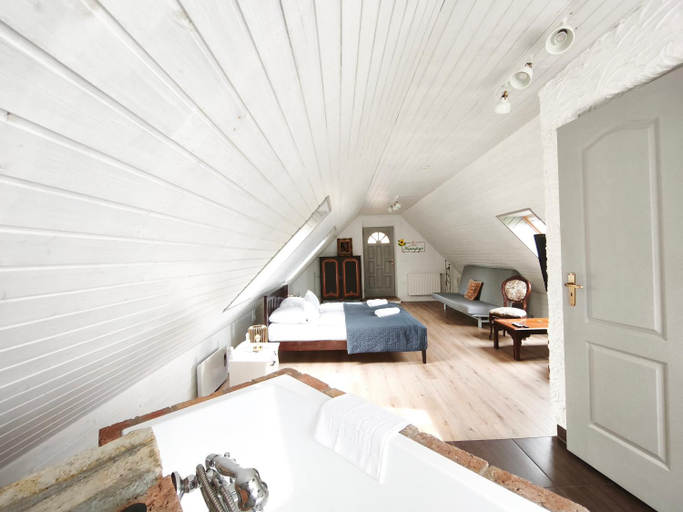 Bedroom 2, Lesence Major, Tapolca