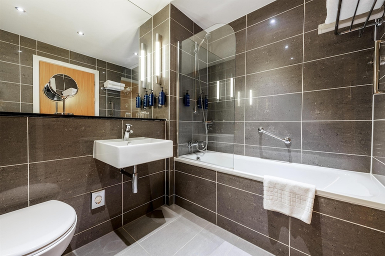 Bathroom 2, Majestic Hotel Bristol, Bristol
