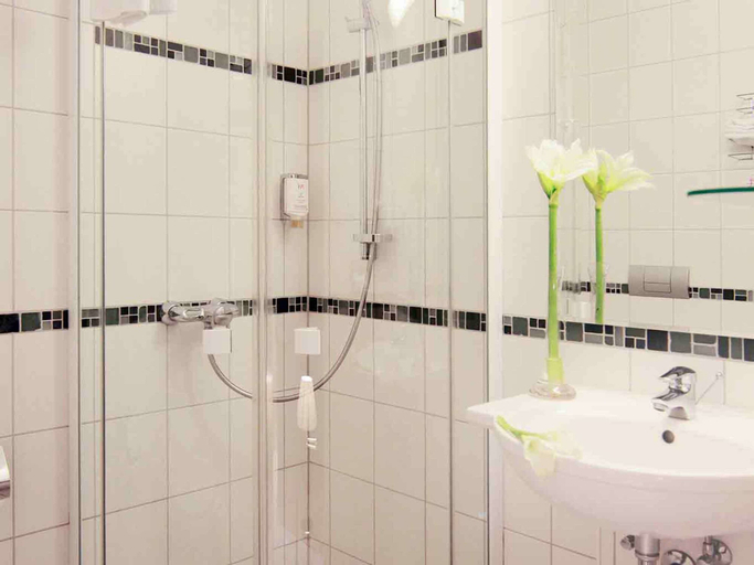 Bathroom 4, Schwerin Altstadt, Schwerin