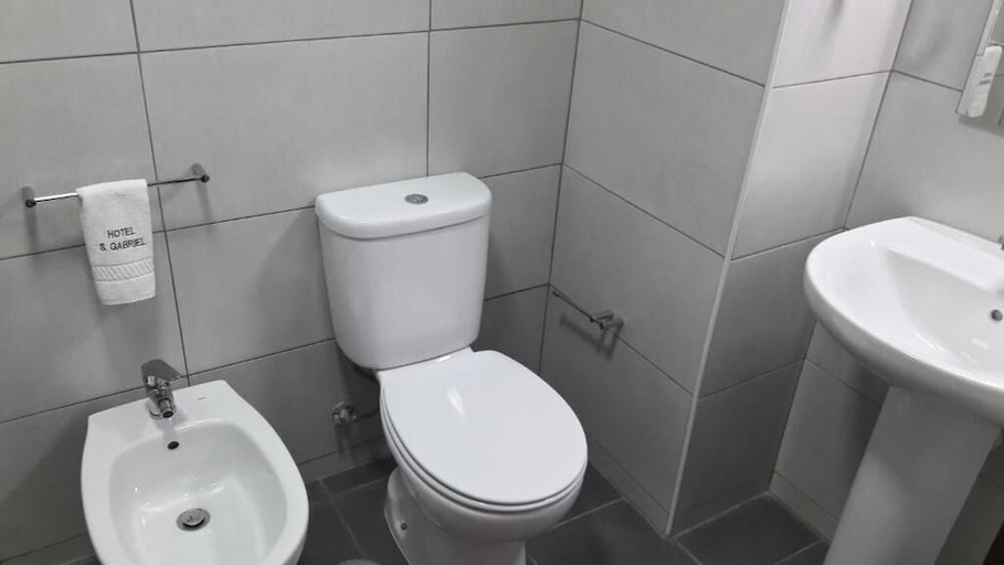 Bathroom 4, Sao Gabriel, Porto