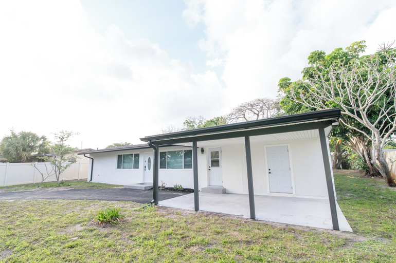 Exterior 4, Hermes House 3621, Broward