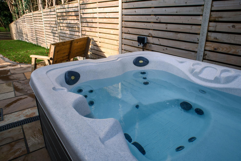 Bathroom 4, Wern Y Glais - 2 Bedroom Cottage - Glais, Swansea