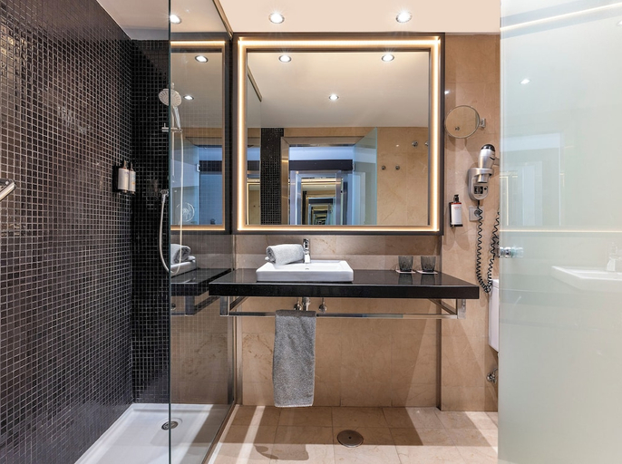 Bathroom 3, Hotel Cadiz Paseo del Mar Affiliated by Melia, Cádiz