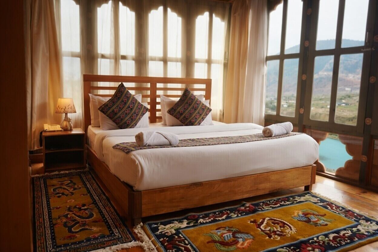 Room, Kingaling Hotel, Dzoma