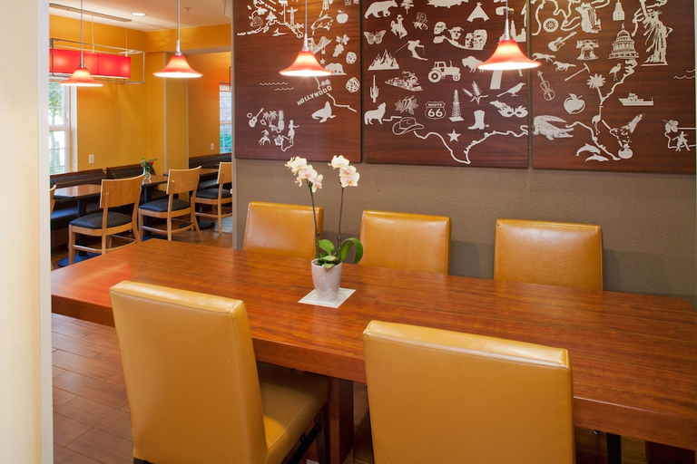 Food & Drinks 5, TownePlace Suites By Marriott, Jackson