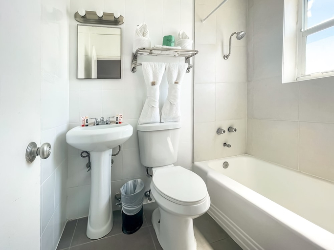 Bathroom 3, Hollywood Beach Seaside, Broward