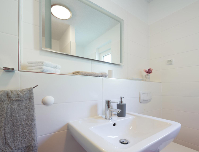Bathroom 3, Apartments White house, Omiš