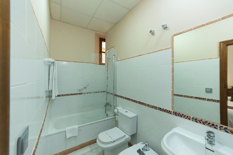 Bathroom 3, Hotel Mezquita, Córdoba