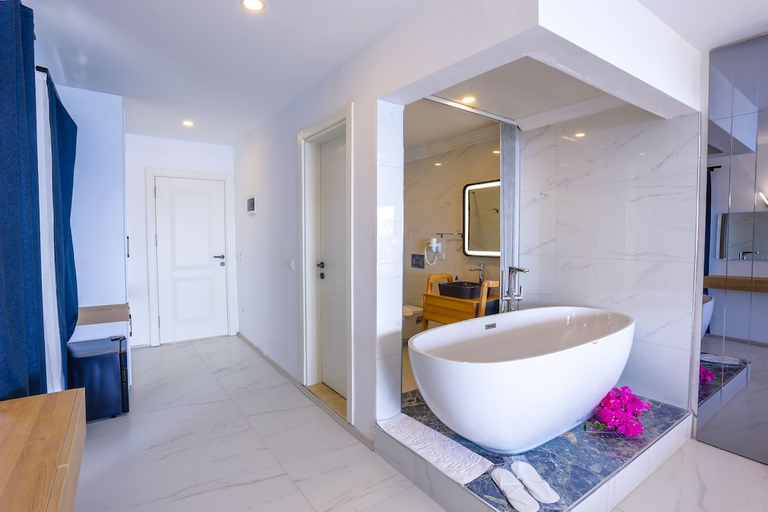 Bathroom 3, Hamarat Otel, Kaş