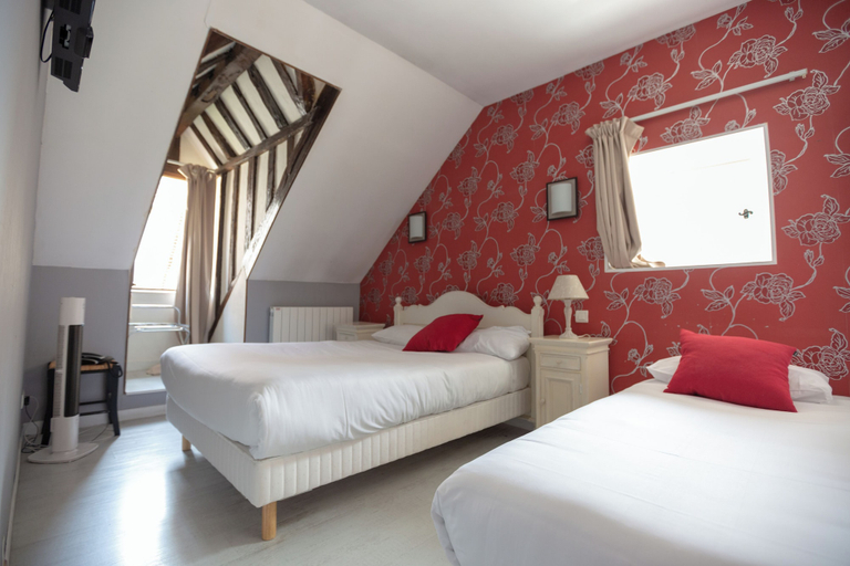 Bedroom 4, Hôtel République, Côte-d'Or