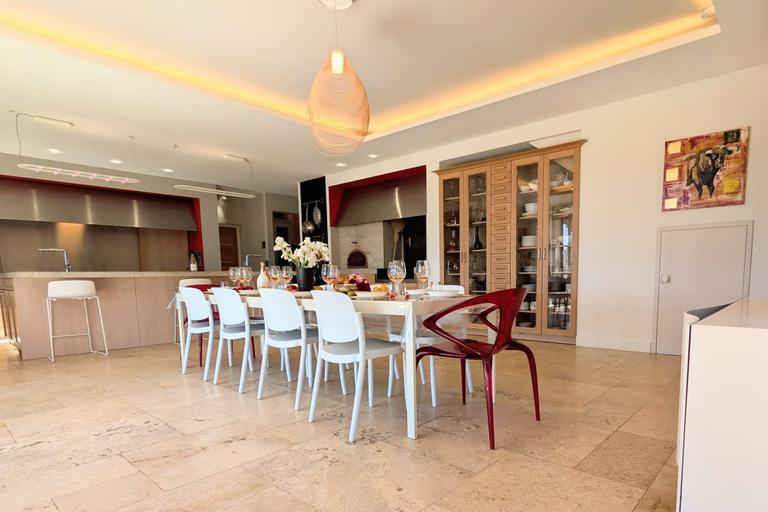 Room 3, Wine Estate 20m Pool and Cinema, Hérault
