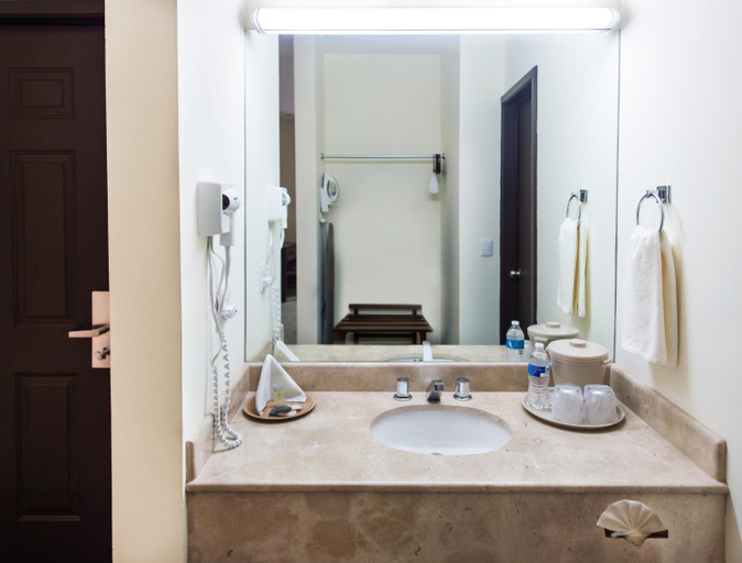 Bathroom 5, Brio Inn, Victoria