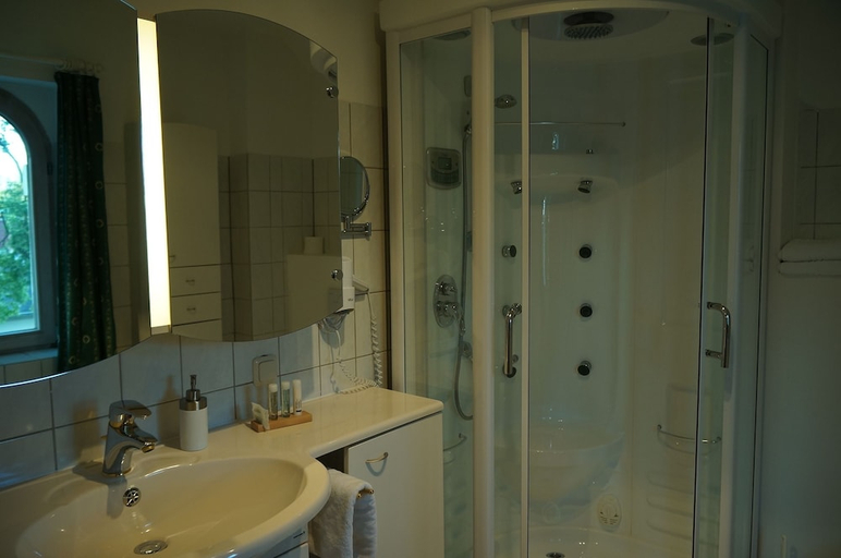 Bathroom 3, Hotel Villa Herzog, Dresden
