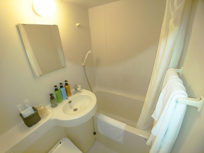 Bathroom 4, Sky Heart Hotel Hakata, Fukuoka