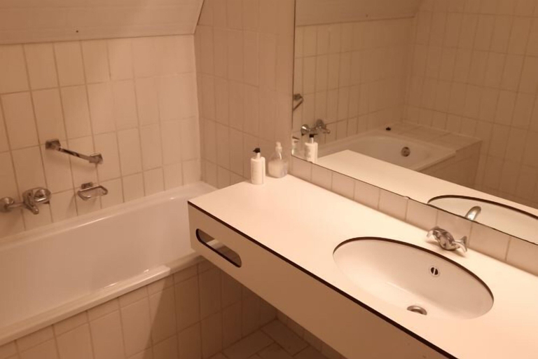Bathroom 4, City Hotel Winschoten, Winschoten