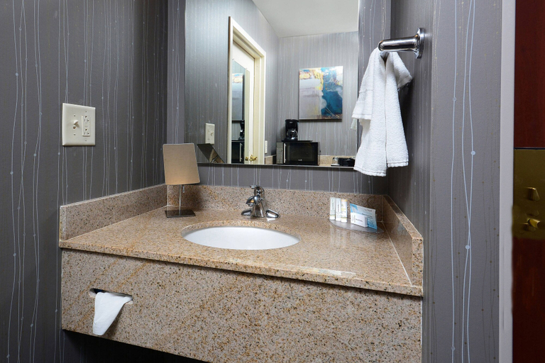 Bathroom 4, Courtyard Danville, Danville