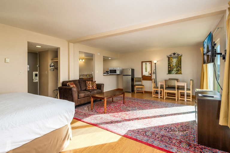Others 3, Alsi Resort, Lincoln