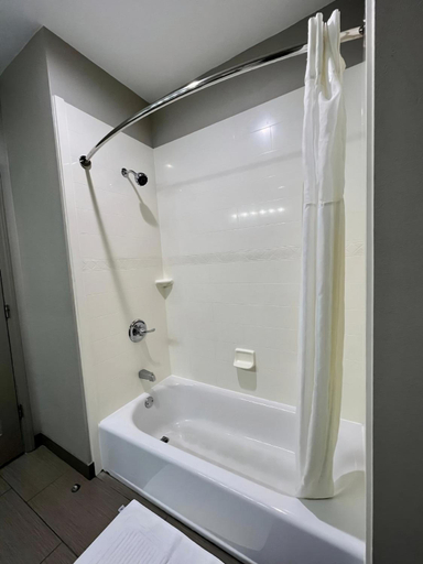 Bathroom 4, Catoosa Inn and suites, Wagoner