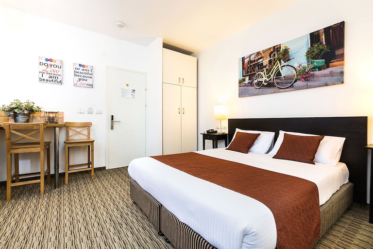 Bedroom 2, Arbel Suites Hotel