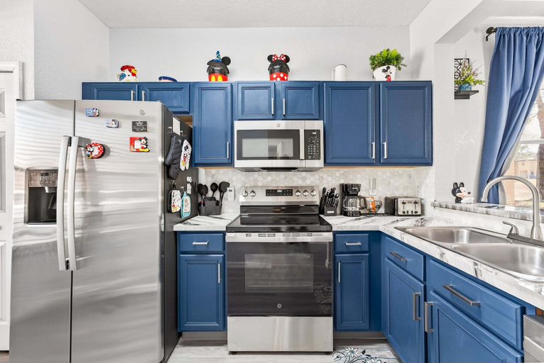 Private kitchen 2, Magical & Cozy Disney Retreat at Regal Palms Resort, Polk