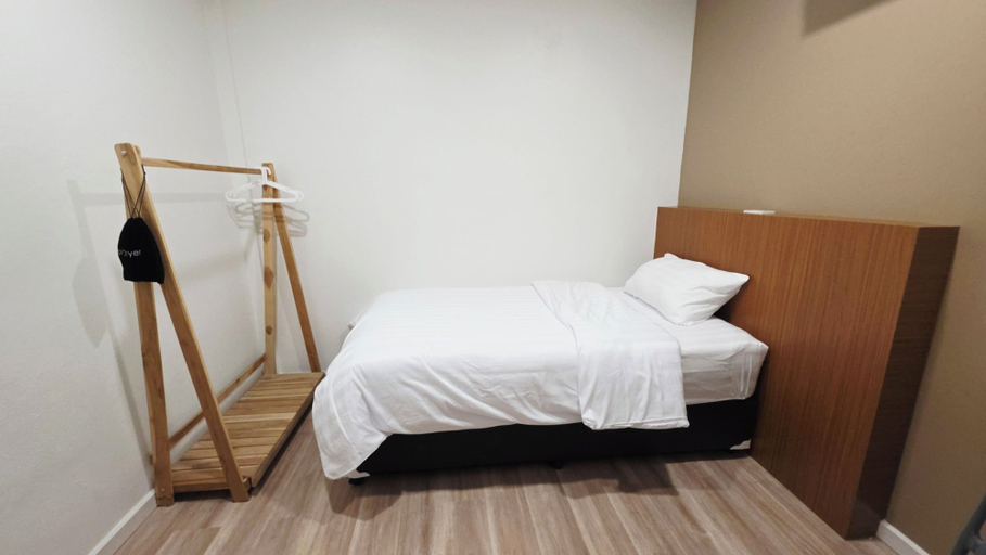 Room 2, Sup Hometel Phuket, Phuket Island