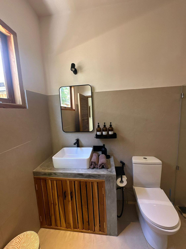 Bathroom 4, Las Flores Lombok, Lombok