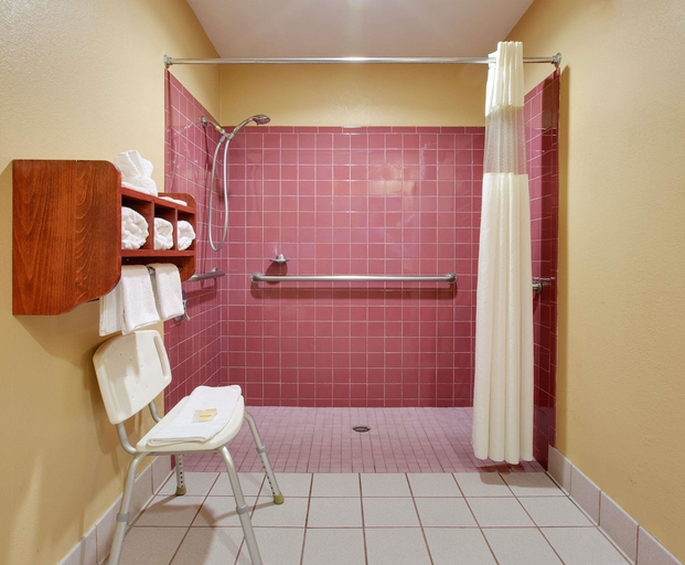 Bathroom 3, Fairfield, Freestone