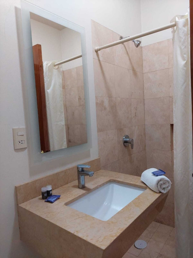 Bathroom 4, Hotel Trueba, Río Blanco
