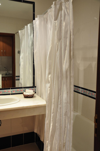 Bathroom 4, Vila Marta, Funchal