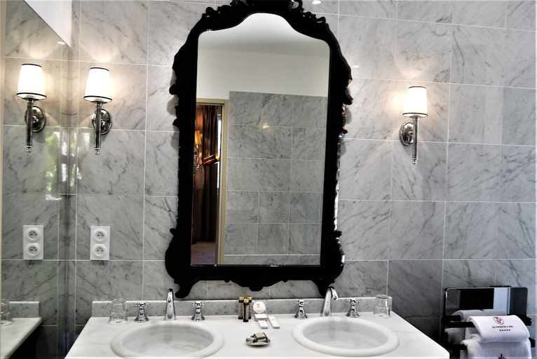 Bathroom 5, Le Phébus & Spa - Relais & Chateaux, Vaucluse