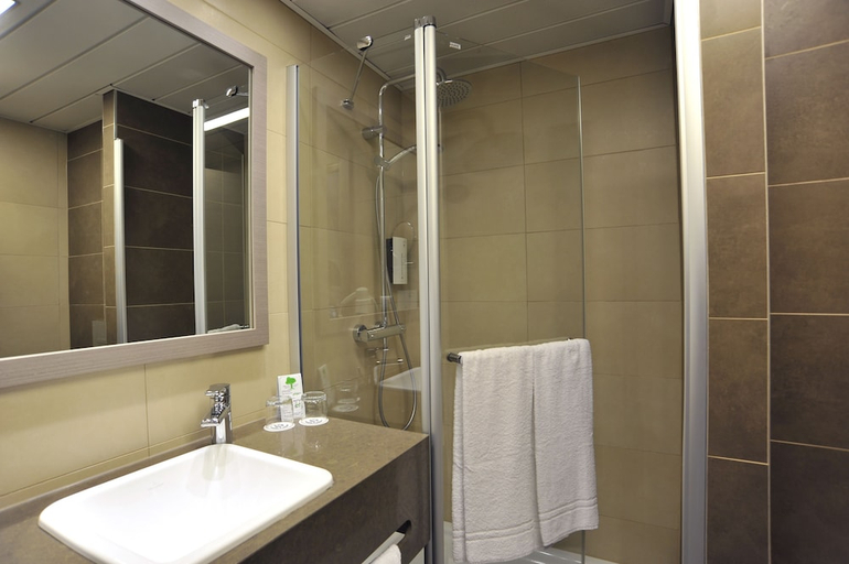 Bathroom 3, Golden Tulip Kassel Hotel Reiss, Kassel